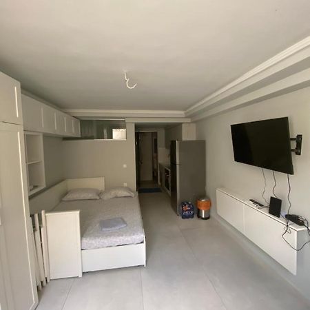 אתונה Minimalist Studio Behind Hilton Hotel מראה חיצוני תמונה