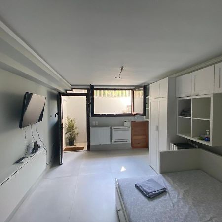 אתונה Minimalist Studio Behind Hilton Hotel מראה חיצוני תמונה